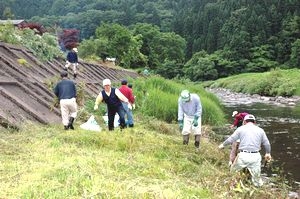 河川クリーンアップ活動