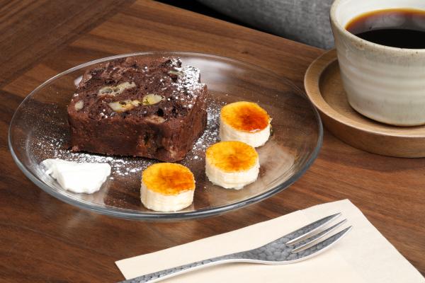 しっとり焼きあがったチョコバナナパウンドケーキ