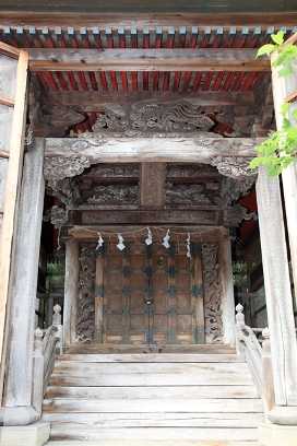 岩崎八幡神社本殿の写真1