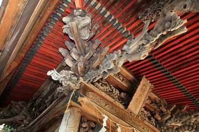 岩崎八幡神社本殿の写真2