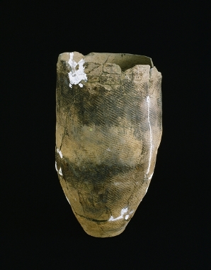 縄文時代中期末葉の深鉢型土器(下院内字下馬場出土)の画像