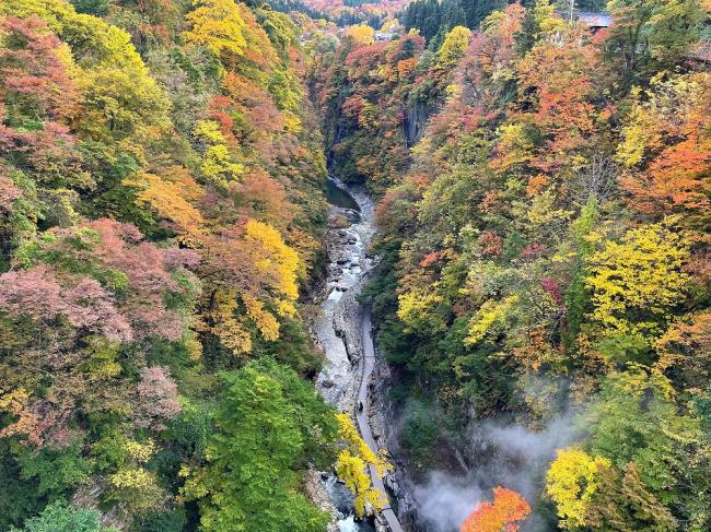 紅葉の小安峡