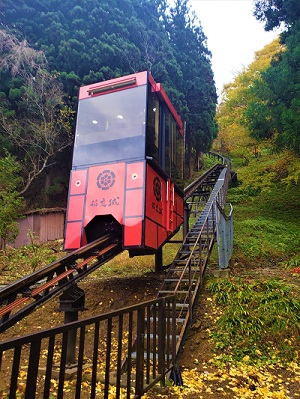 稲庭城スロープカー