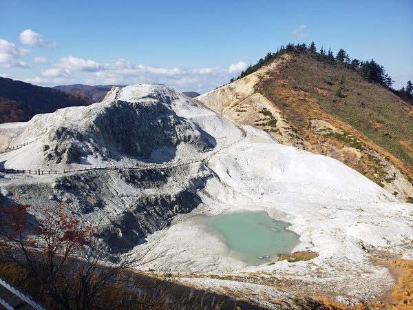 荒涼とした川原毛地獄