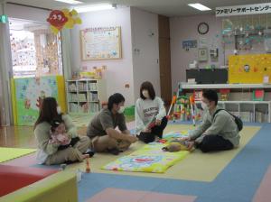 親子で過ごす様子
