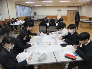 高校生による選定の様子１