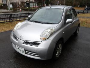 小型乗用自動車（日産マーチ 秋田501す5988）