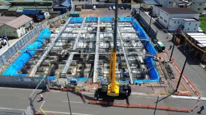 令和7年8月の施設の様子（湯沢駅側から撮影）