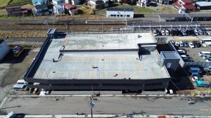 令和7年11月の立体駐車場の様子（国道13号線側から撮影）