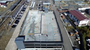 令和7年11月の立体駐車場の様子（湯沢駅に向かって撮影）