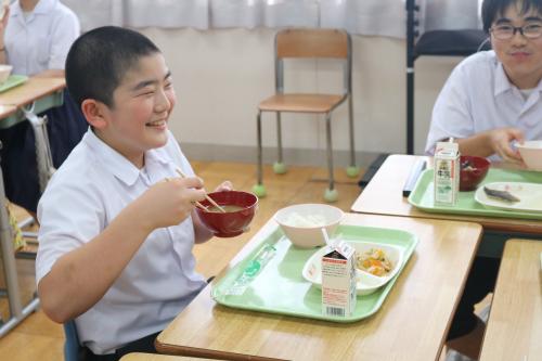 画像_給食費無償