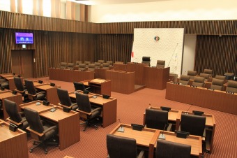 湯沢市議会議場の写真