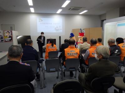 県警