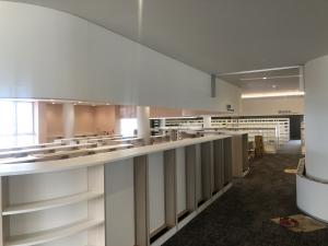 2階図書館（手前が児童、奥が一般）